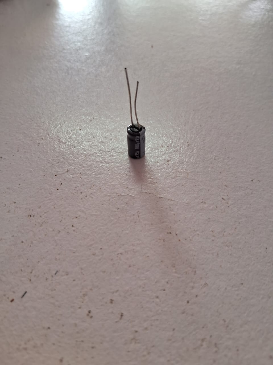 100uf25v electrolytic capacitors